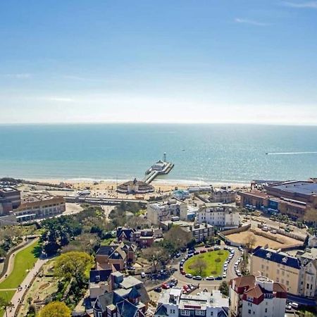 Flat-B, 4 Adults, 20 Mins To Beach, Netflix, Wifi, Sleeps 4 Adults Bournemouth Exterior photo